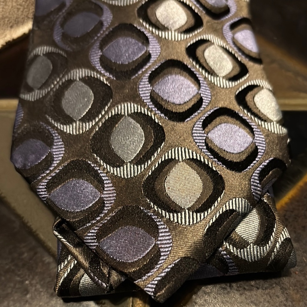 Dion Retro/ Vintage Elegant Silk Tie